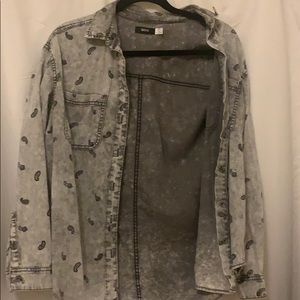 Grey BDG paisley pattern button down